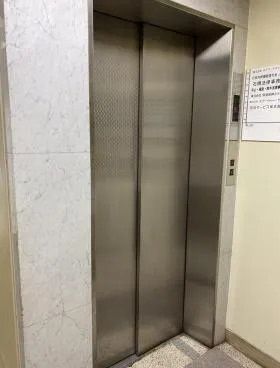 新橋内田ビルの外観
