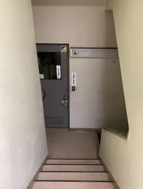 新橋内田ビルの外観