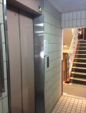 丸忠ビルの外観