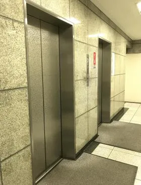 オークラヤビルの外観