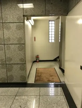 オークラヤビルの外観