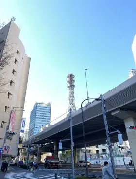 第6新倉ビルの外観