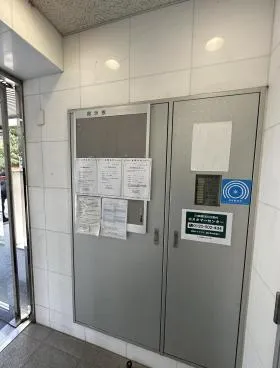 No.1ニイクラビルの外観