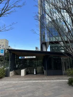 No.1ニイクラビルの外観