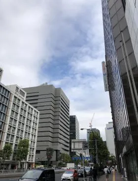 芳明ビルの外観