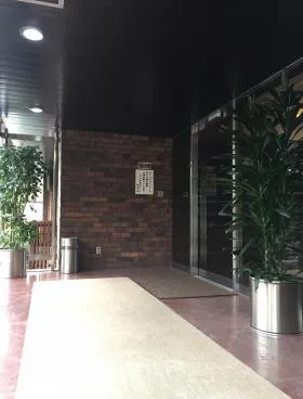 ロイヤル赤坂サルーンの外観