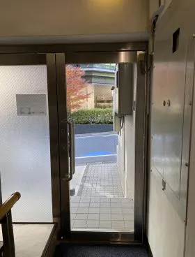 東経ビルの外観