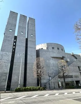 神宮前レーサムビルの外観