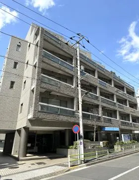 H&M南青山の外観