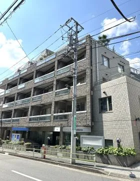 H&M南青山の外観