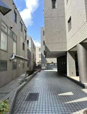 H&M南青山の外観