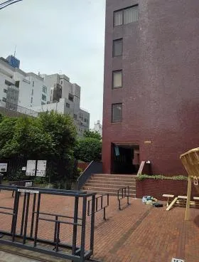 5610番館ビルの外観