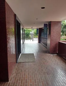 5610番館ビルの外観