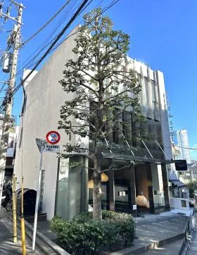 南青山4丁目戸建店舗ビルの外観
