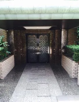パークヒルズ南青山ビルの外観