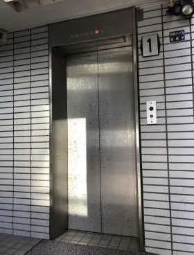 サンブリッジ青山ビルの外観