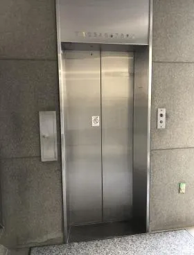 青山KKビルの外観