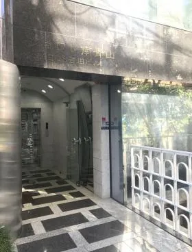 ジョワレ南青山ビルの外観