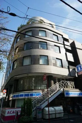 ジョワレ南青山ビルの外観