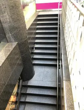 ジョワレ南青山ビルの外観