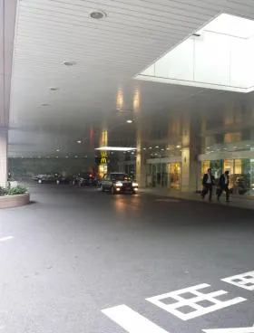 聖路加タワーの外観