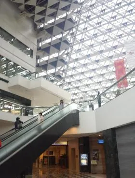 聖路加タワーの外観
