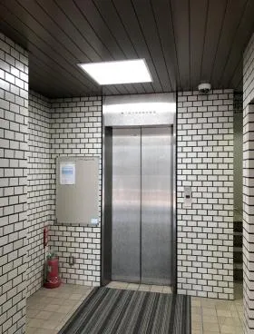 南青山渡辺ビルの外観