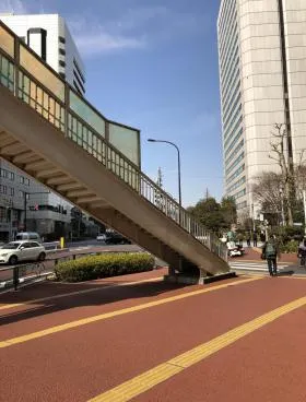 南青山渡辺ビルの外観