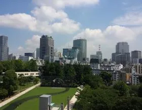 ミッドタウンタワーの外観