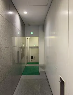 JRE銀座三丁目(旧菱進銀座イーストミラー)ビルの外観