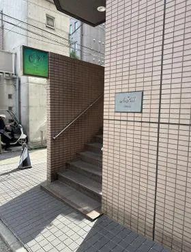 アスモビルの外観