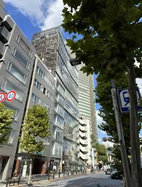 アスモビルの外観