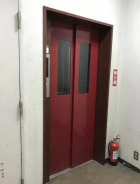 赤坂スバルビルの外観