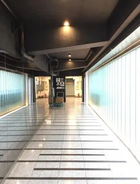 三銀ビルの外観