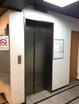 三銀ビルの外観
