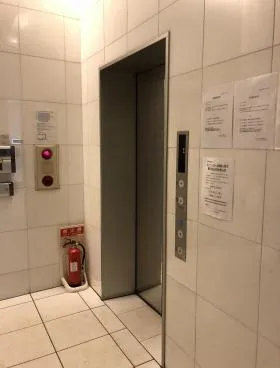 アミューズ赤坂 旧)RIFA2ビルの外観