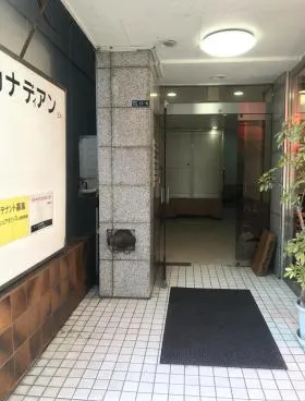 カナディアンビルの外観
