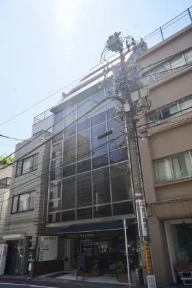 カナディアンビルの外観