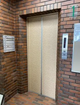 南青山ラップビルの外観