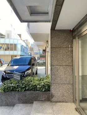 ポルトポヌールビルの外観