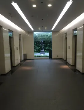 新宿MIDWESTビルの外観
