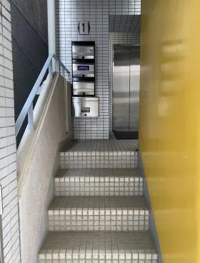 鈴木ビルの外観