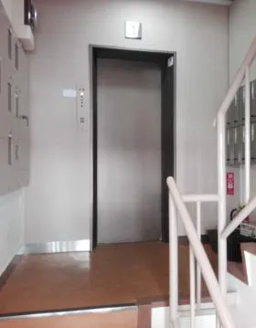 アイディ新橋ビルの外観