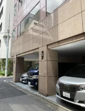 ブロドリー西新橋ビルの外観