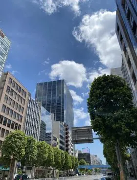 ブロドリー西新橋ビルの外観