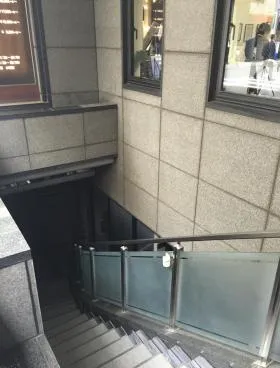 登栄西新橋ビルの外観