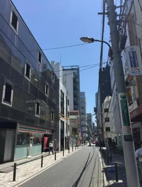 登栄西新橋ビルの外観