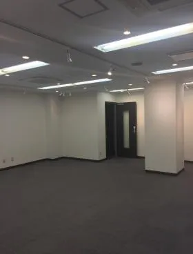 登栄西新橋ビルの外観
