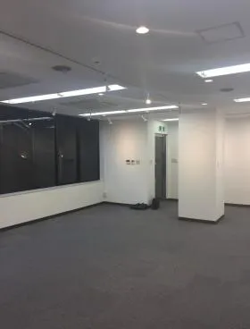 登栄西新橋ビルの外観