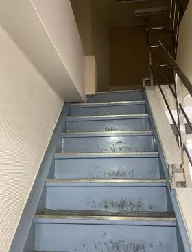 山水ビルの外観